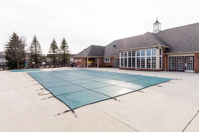 52196 Naugatuck Drive, Macomb Twp, MI 48042
