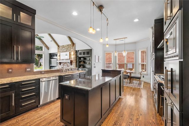 7003 W Balmoral Drive, Rogers, AR 72758