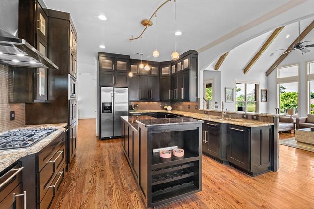 7003 W Balmoral Drive, Rogers, AR 72758
