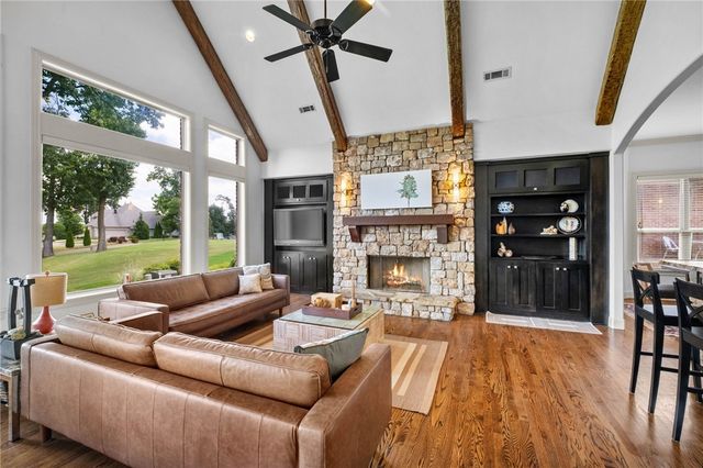 7003 W Balmoral Drive, Rogers, AR 72758