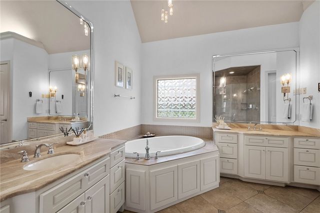 7003 W Balmoral Drive, Rogers, AR 72758
