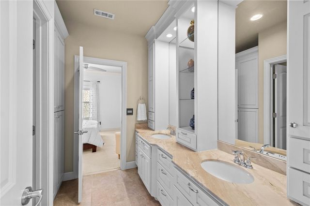 7003 W Balmoral Drive, Rogers, AR 72758