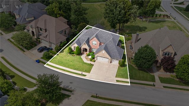 7003 W Balmoral Drive, Rogers, AR 72758