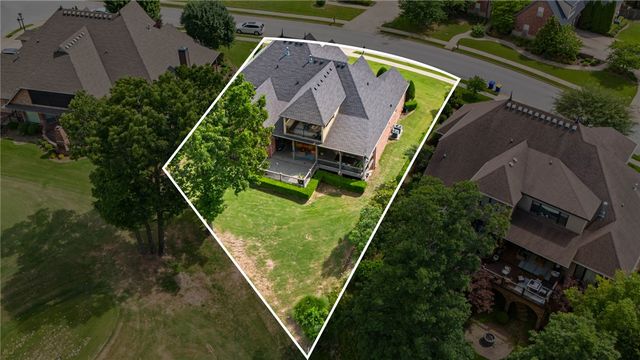 7003 W Balmoral Drive, Rogers, AR 72758