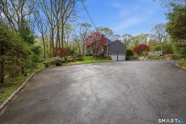 18 Doe Place, Shelton, CT 06484