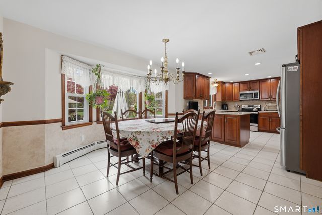 18 Doe Place, Shelton, CT 06484