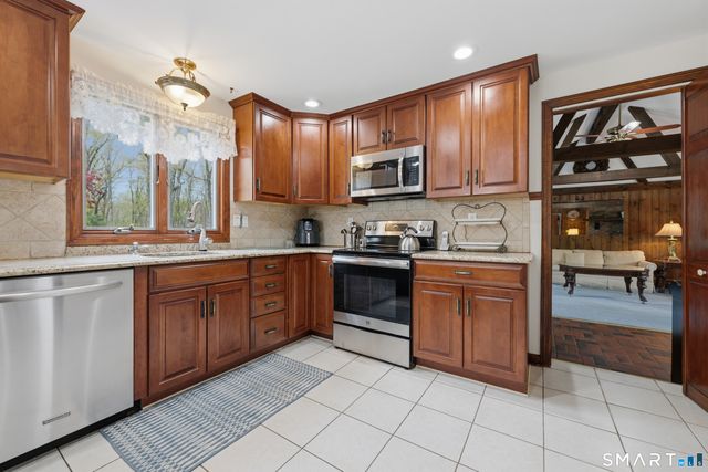 18 Doe Place, Shelton, CT 06484