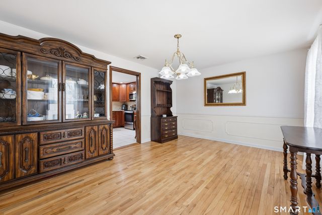 18 Doe Place, Shelton, CT 06484
