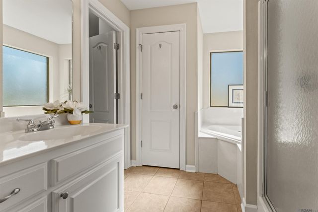 9038 Sarah St, Denham Springs, LA 70706