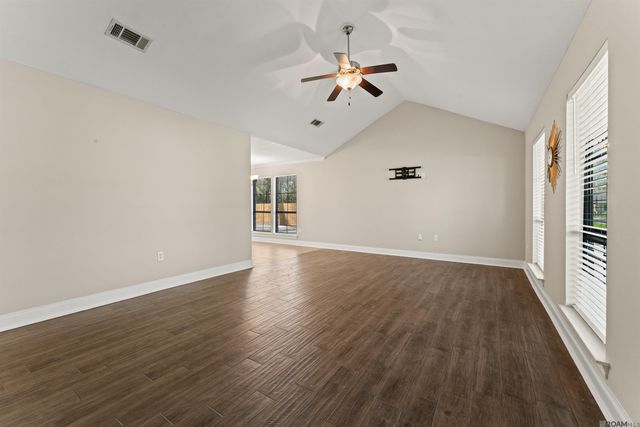 9038 Sarah St, Denham Springs, LA 70706