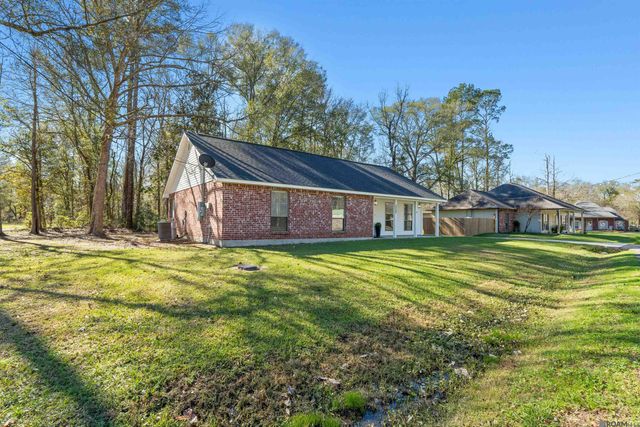 9038 Sarah St, Denham Springs, LA 70706