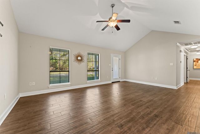 9038 Sarah St, Denham Springs, LA 70706