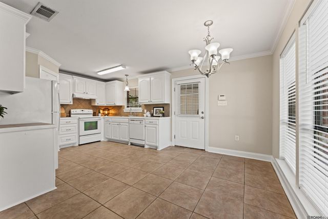 9038 Sarah St, Denham Springs, LA 70706