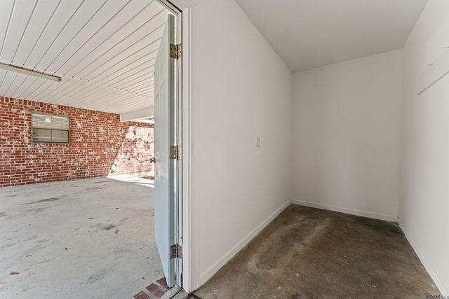 9038 Sarah St, Denham Springs, LA 70706