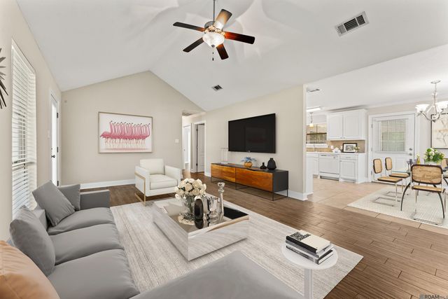 9038 Sarah St, Denham Springs, LA 70706