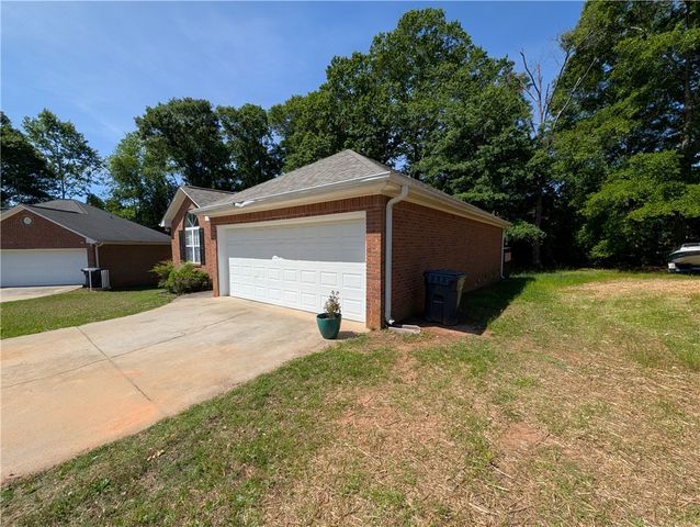 124 Woodbridge Court, Anderson, SC 29621