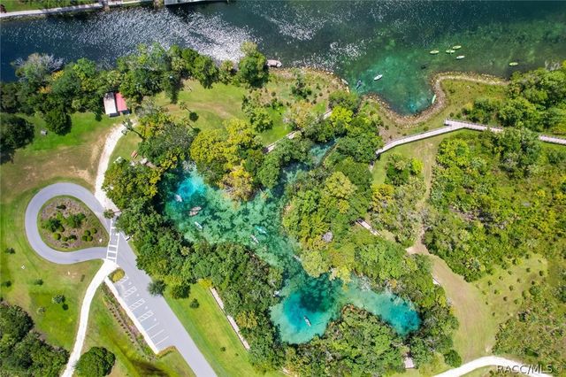 1089 N Fan Palm Point, Crystal River, FL 34429