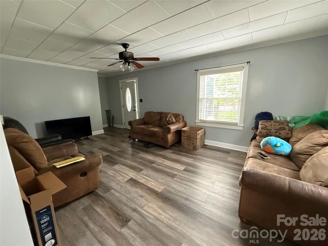 709 Dixie Avenue NW, Valdese, NC 28690