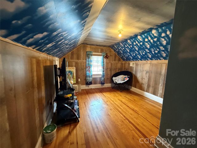 709 Dixie Avenue NW, Valdese, NC 28690