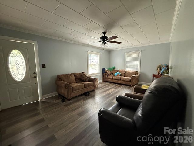 709 Dixie Avenue NW, Valdese, NC 28690