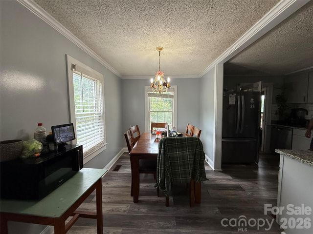 709 Dixie Avenue NW, Valdese, NC 28690