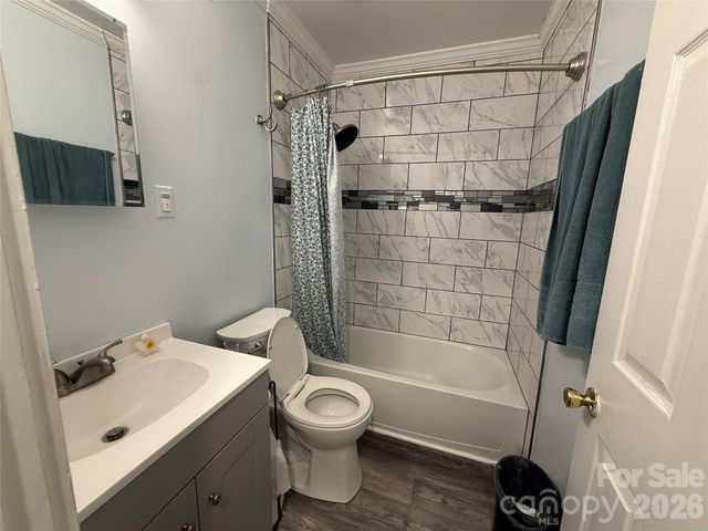 709 Dixie Avenue NW, Valdese, NC 28690