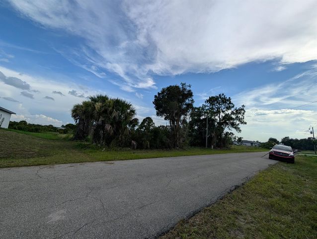 3015 64th Street W, Lehigh Acres, FL 33971
