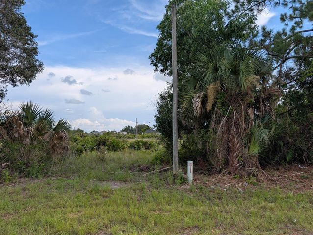 3015 64th Street W, Lehigh Acres, FL 33971