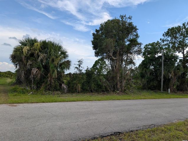 3015 64th Street W, Lehigh Acres, FL 33971