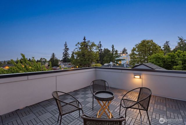 933 N 87th Street, Seattle, WA 98103