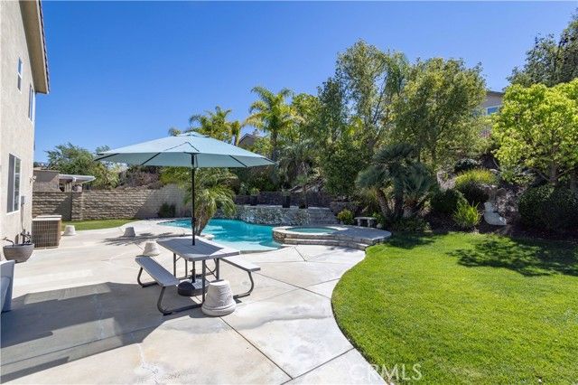 18322 Owl Court, Canyon Country (santa Clarita), CA 91387