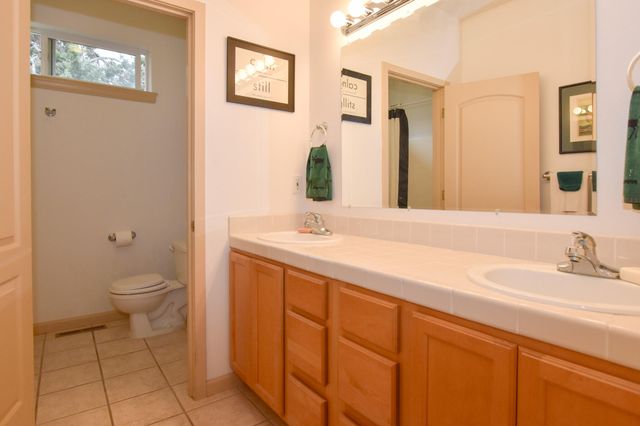 2564 SW Valleyview Drive, Redmond, OR 97756