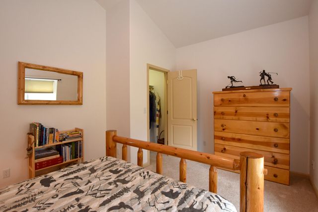 2564 SW Valleyview Drive, Redmond, OR 97756