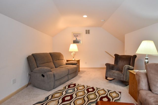 2564 SW Valleyview Drive, Redmond, OR 97756