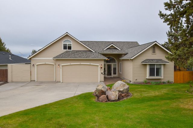 2564 SW Valleyview Drive, Redmond, OR 97756