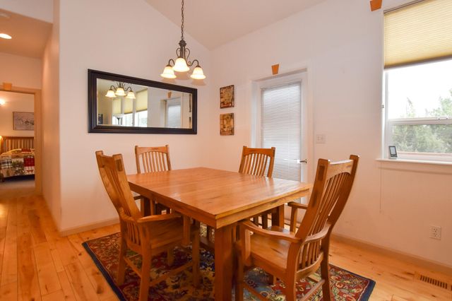 2564 SW Valleyview Drive, Redmond, OR 97756