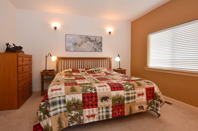 2564 SW Valleyview Drive, Redmond, OR 97756