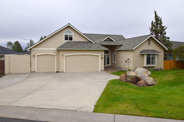 2564 SW Valleyview Drive, Redmond, OR 97756