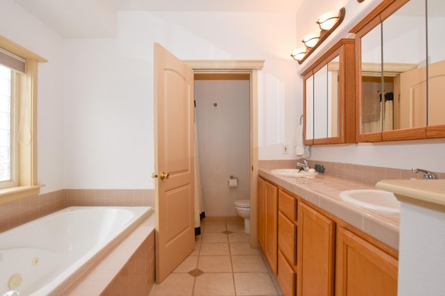 2564 SW Valleyview Drive, Redmond, OR 97756