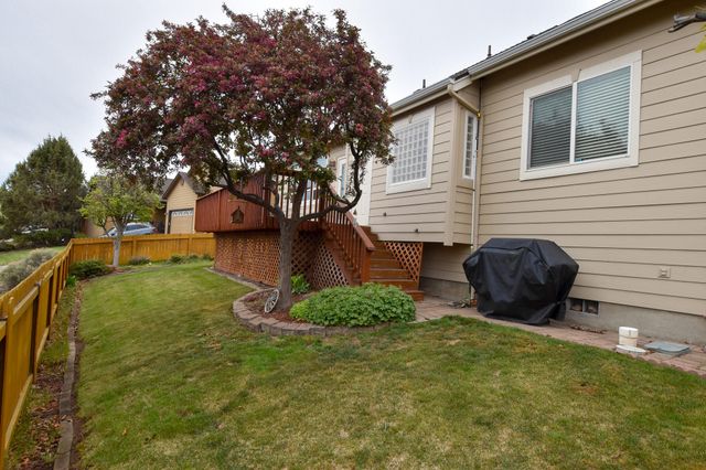 2564 SW Valleyview Drive, Redmond, OR 97756