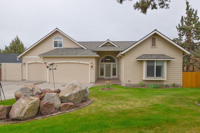 2564 SW Valleyview Drive, Redmond, OR 97756