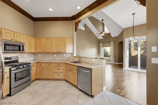 3975 North Hualapai Way 227, Las Vegas, NV 89129