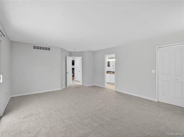 3039 Edgefield Drive, Waterford, MI 48328