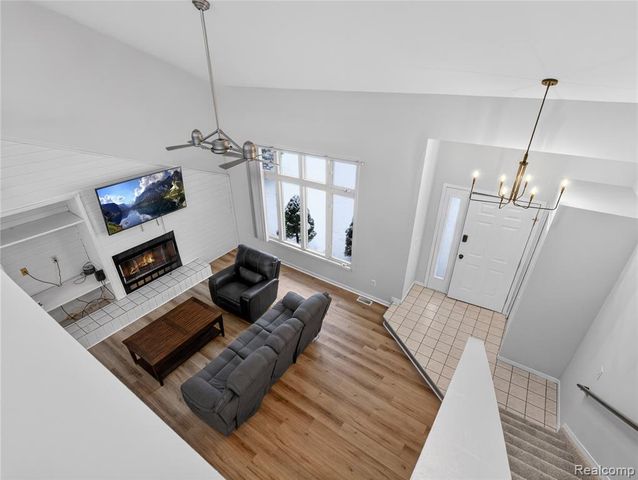 3039 Edgefield Drive, Waterford, MI 48328