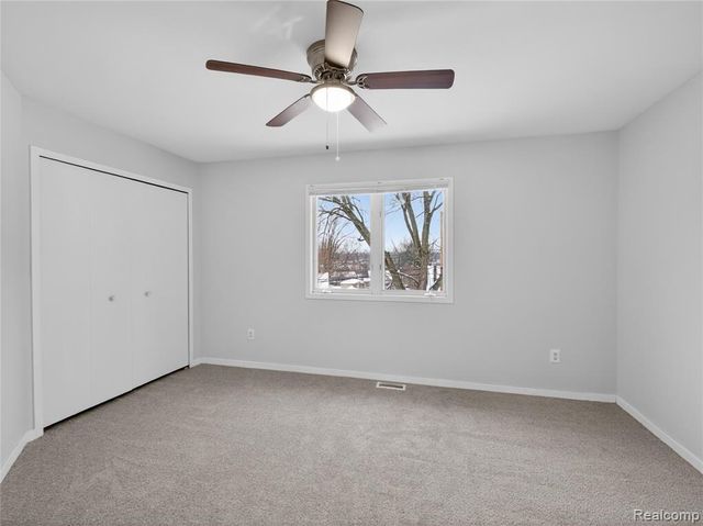 3039 Edgefield Drive, Waterford, MI 48328