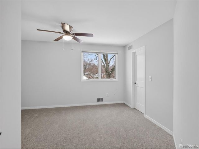 3039 Edgefield Drive, Waterford, MI 48328