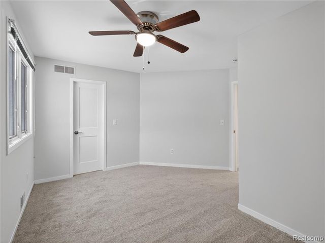 3039 Edgefield Drive, Waterford, MI 48328