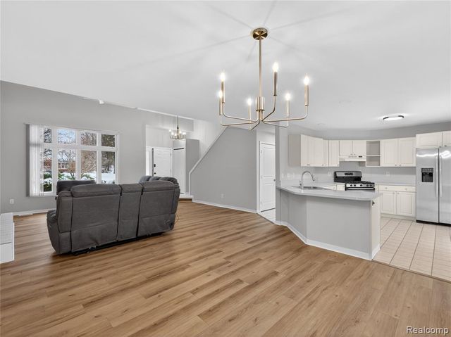 3039 Edgefield Drive, Waterford, MI 48328