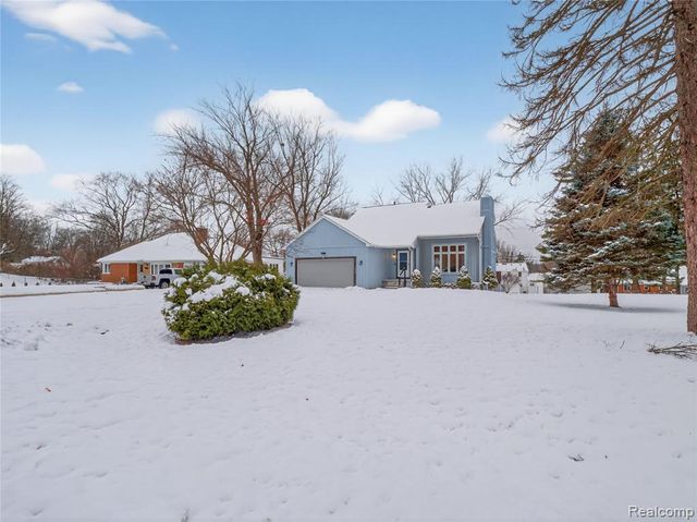 3039 Edgefield Drive, Waterford, MI 48328