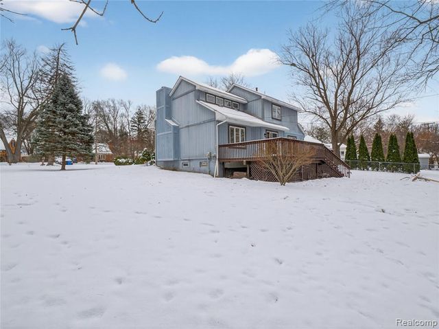 3039 Edgefield Drive, Waterford, MI 48328